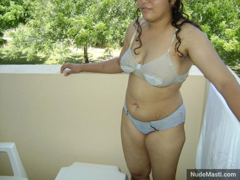 आफिस के लड़के से चुदाइ करवायी